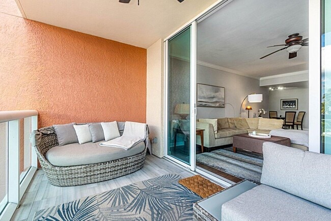 Building Photo - 2650 Lake Shore Dr