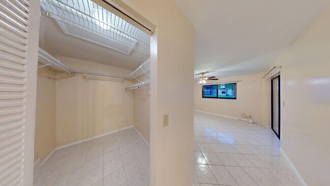 Building Photo - 2BR/ 2BA Condo In Golden Lakes - An Active...