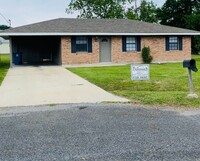 Building Photo - 3 bedroom 1 bath house