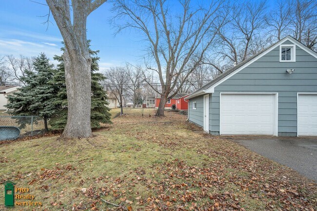 Building Photo - 4 Bedroom Home in Crystal