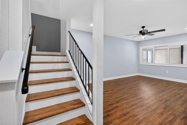 Building Photo - 6660 Cape Hatteras Way NE