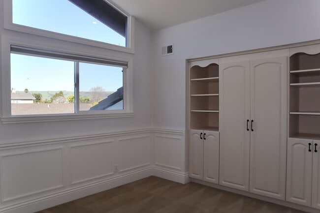 Building Photo - Wonderful 4 Bedroom Home in Fremont – Beautiful Backyard!