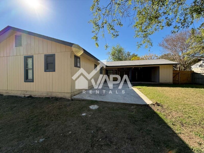 Building Photo - 302 Kingsman St