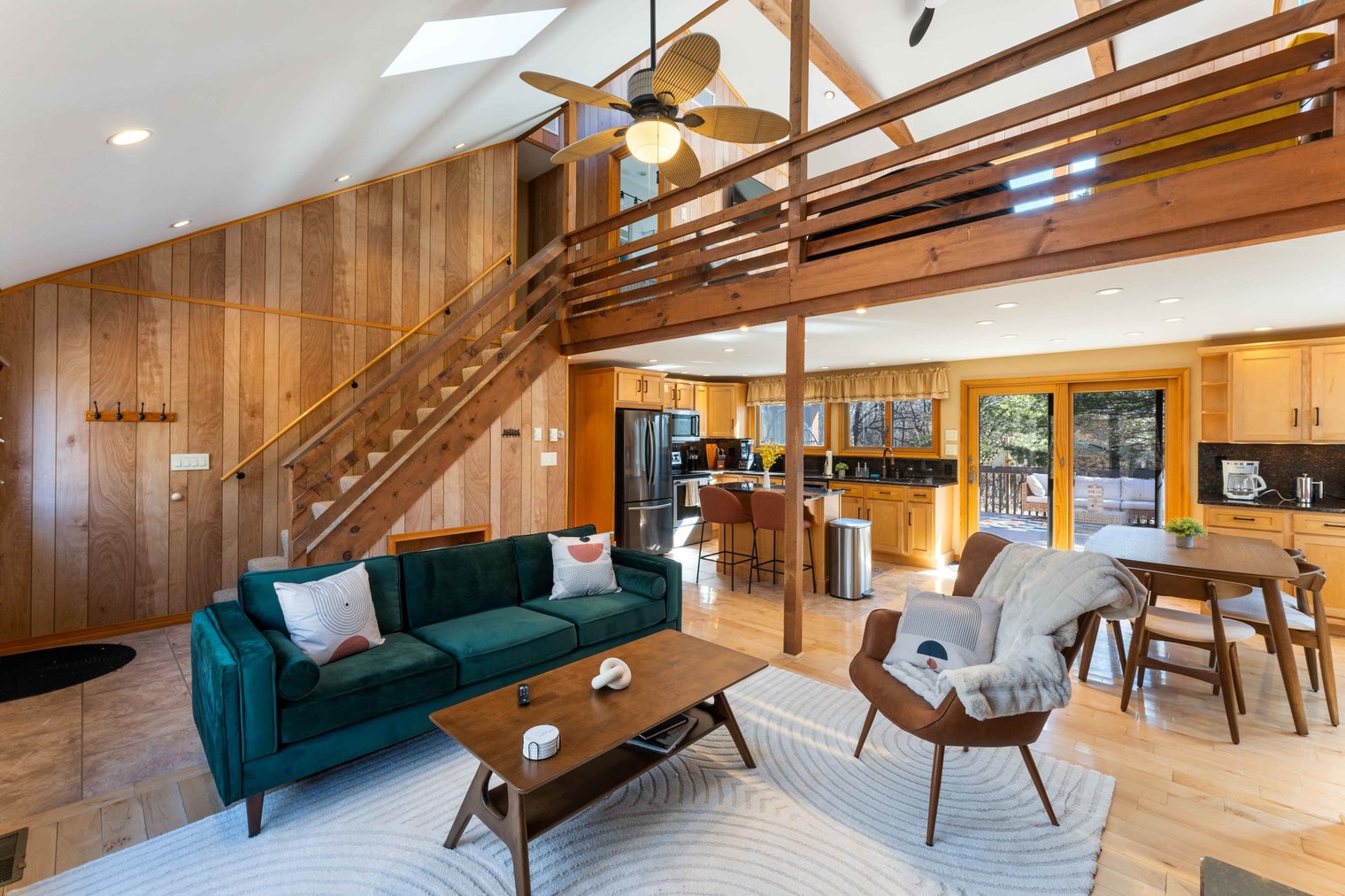 Building Photo - 320 Midland Ct