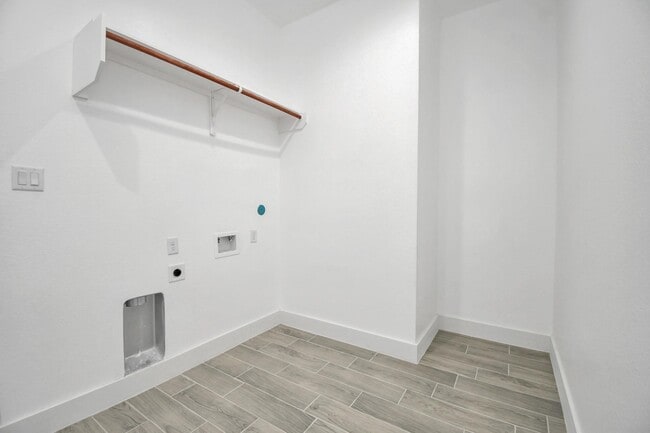 Building Photo - 517 Lovers Ln