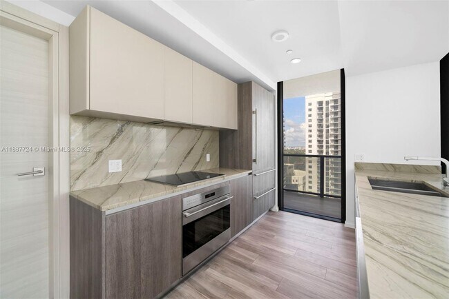 Building Photo - 801 S Miami Ave
