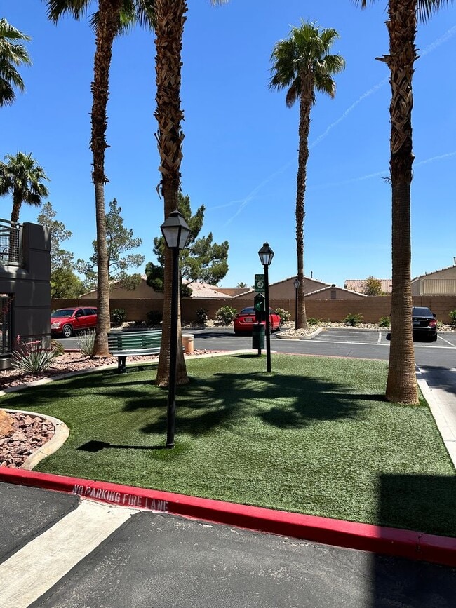 Building Photo - Terrific 2-Bedroom Condo in Guard gated community