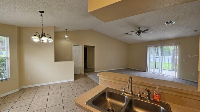 Building Photo - 10368 Lansfield St