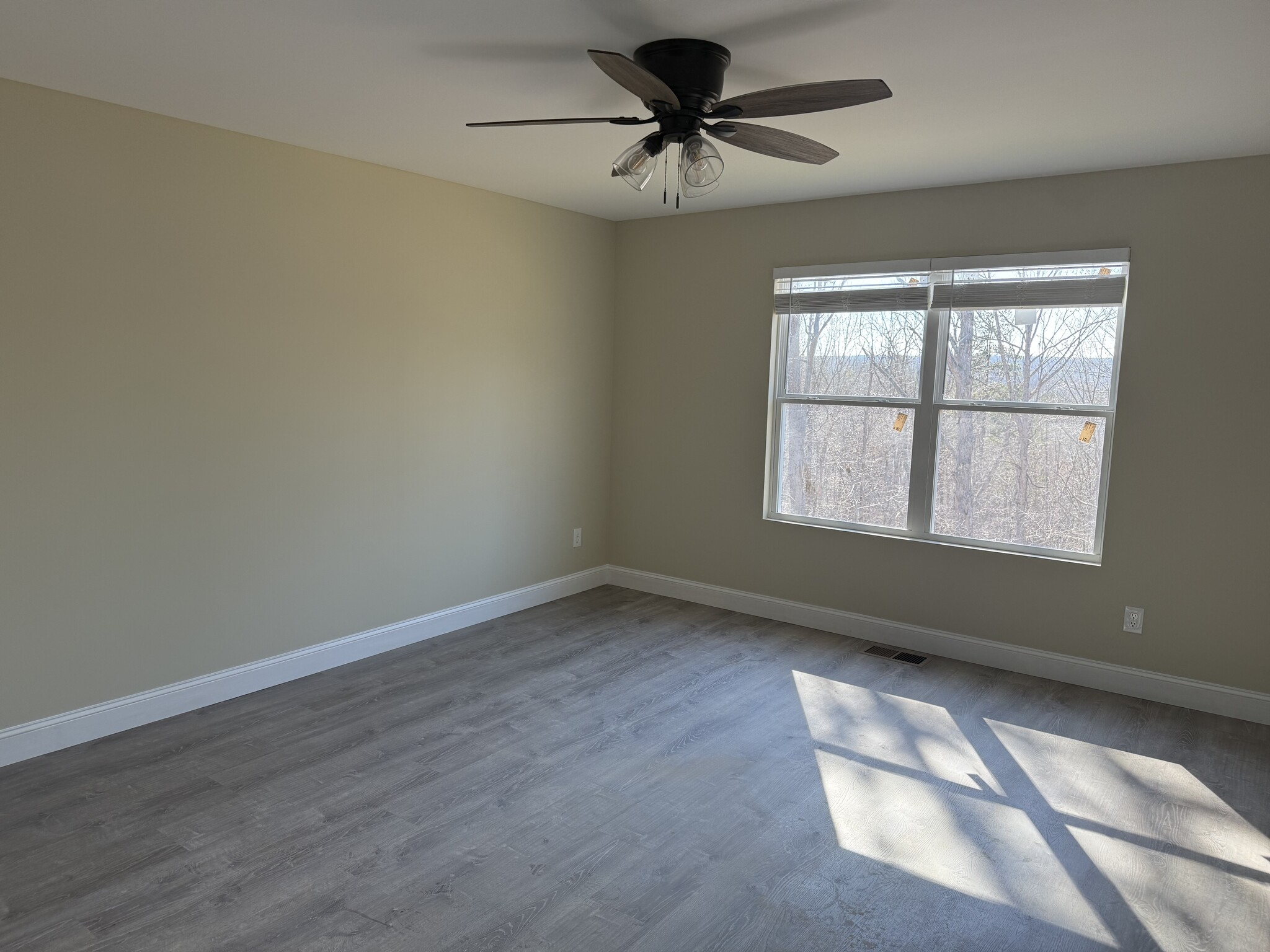 Building Photo - 425 Grand Oaks Ln