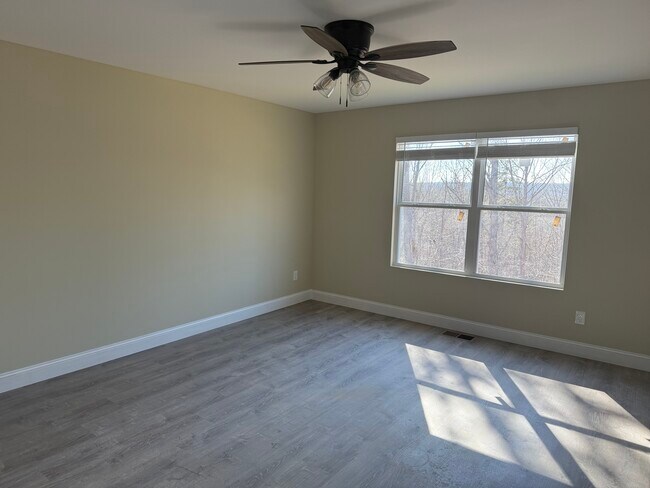 Building Photo - 200 Grand Oak Ln