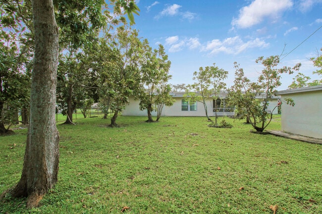 Building Photo - 1231 SW 32nd St