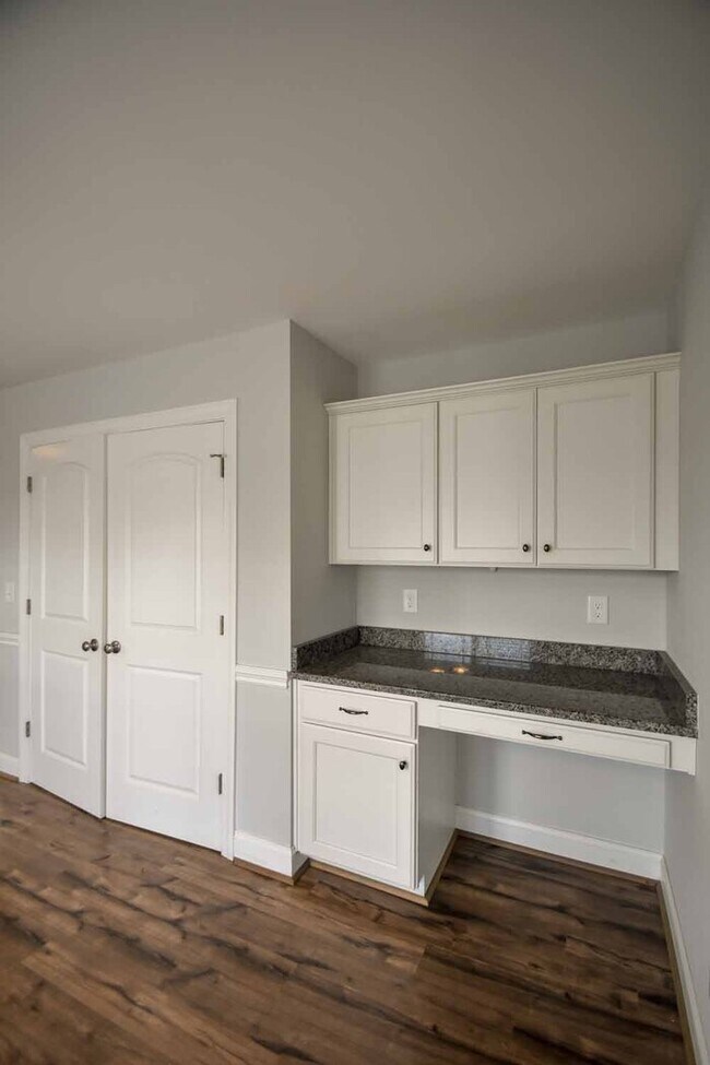 Building Photo - HOUSE FOR RENT 2319 GREAT LAUREL COURT