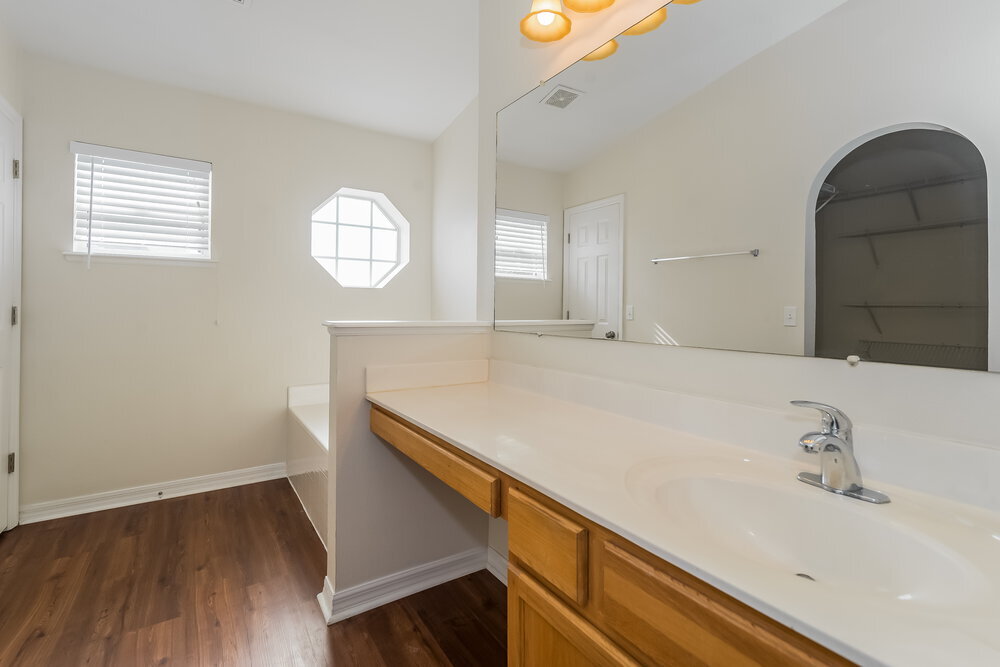 Building Photo - 3003 Valkyrie Rd