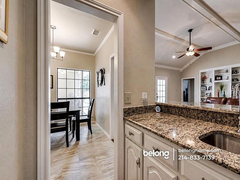 Building Photo - 7344 Briarnoll Dr