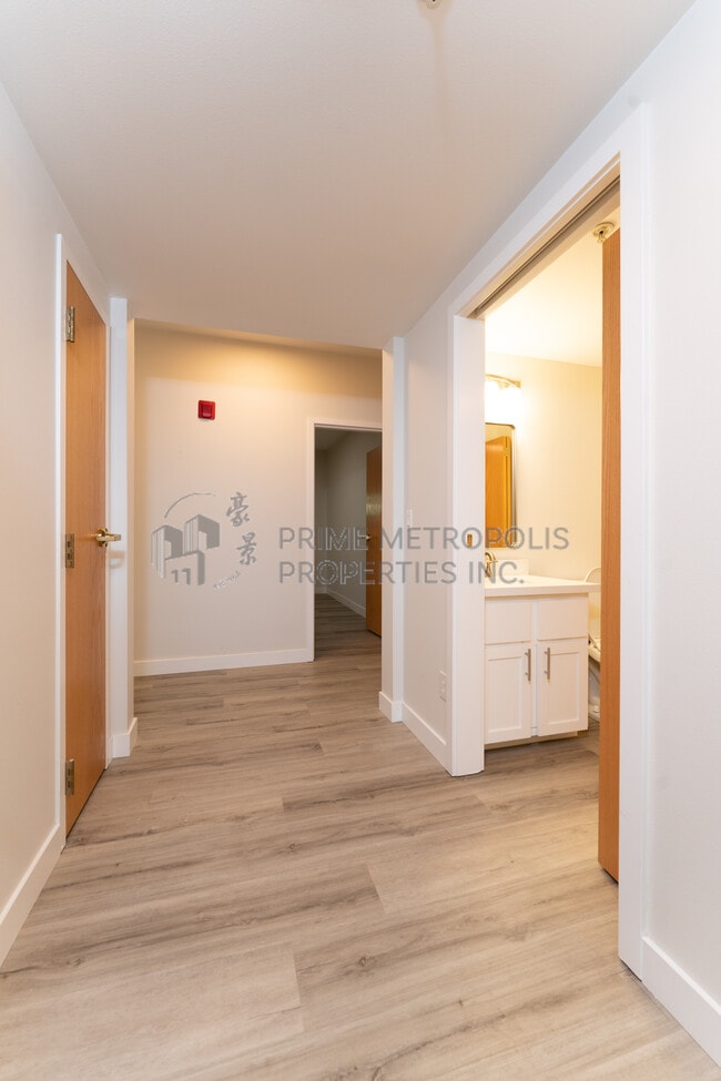 Building Photo - 1515 E Yesler Wy