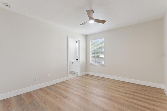 Building Photo - 6615 Helmsley Cir