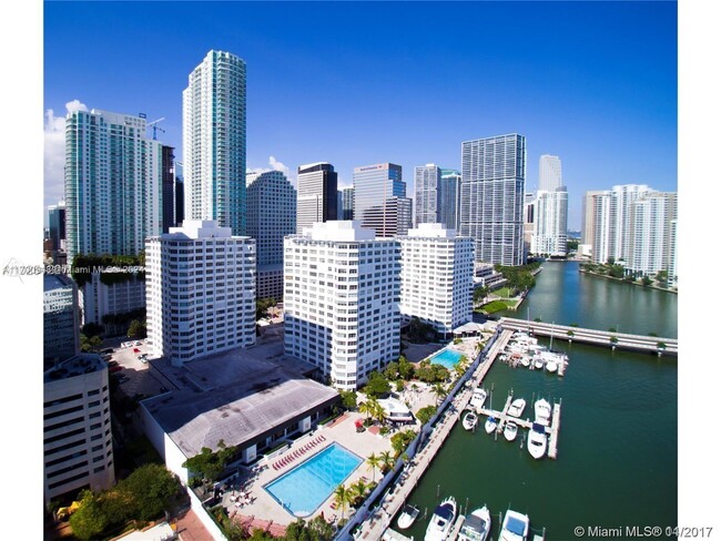 Building Photo - 999 Brickell Bay Dr