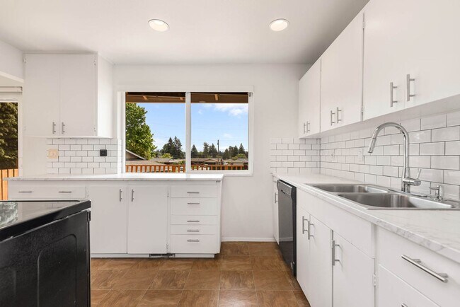 Building Photo - 16554 119th Ave SE