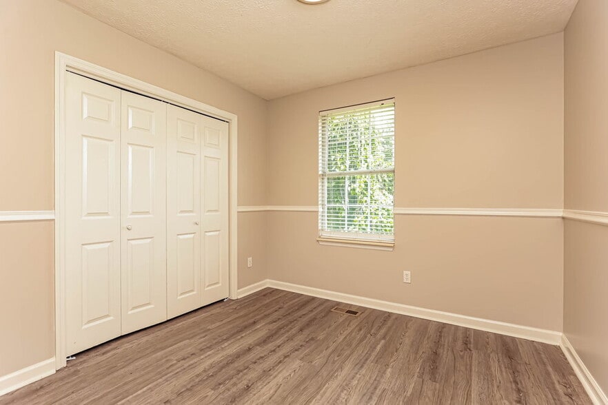 Building Photo - 1610 Cedar Tree Ln