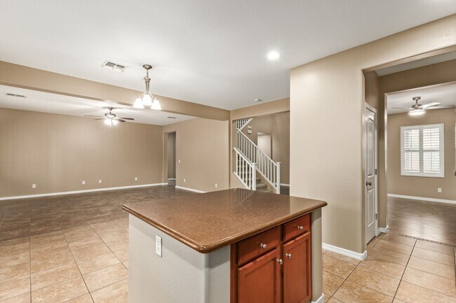 Building Photo - Lakeside Oasis: 5-Bed, 3-Bath Home with Up...