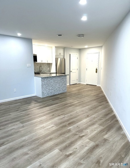 Building Photo - 126 Biruta St