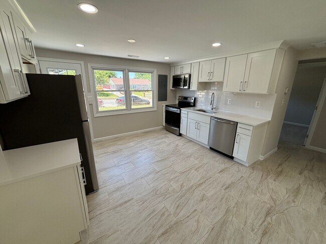 Building Photo - Single Family Home in Glen Burnie