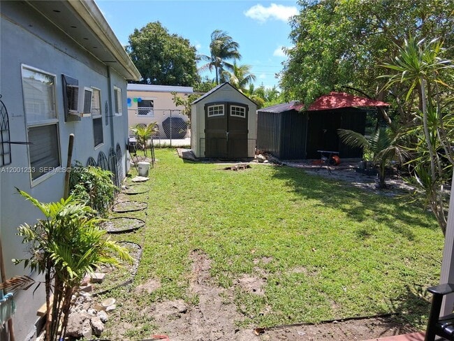 Building Photo - 1000 SW 3rd Ave