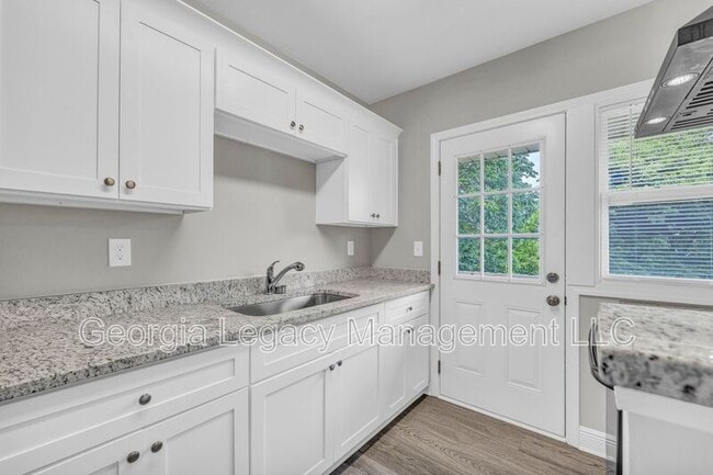 Building Photo - 21 Andrews Ct