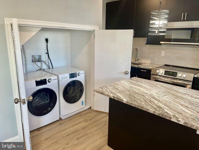 Building Photo - 1701 Point Breeze Ave