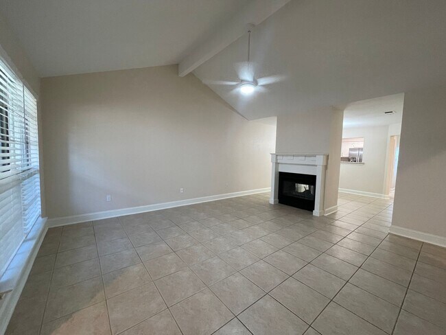 Building Photo - Fully remodeled 3 bedroom duplex for rent in Euless!