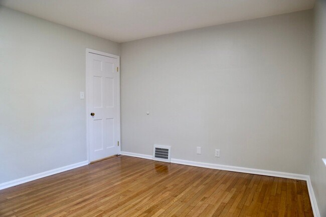 Building Photo - 4263 W Anderson Rd