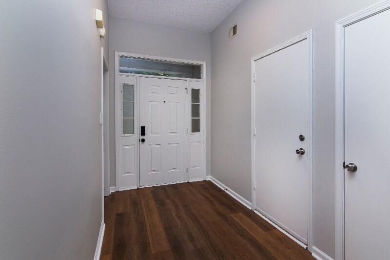 Building Photo - 10430 Brawley Ln