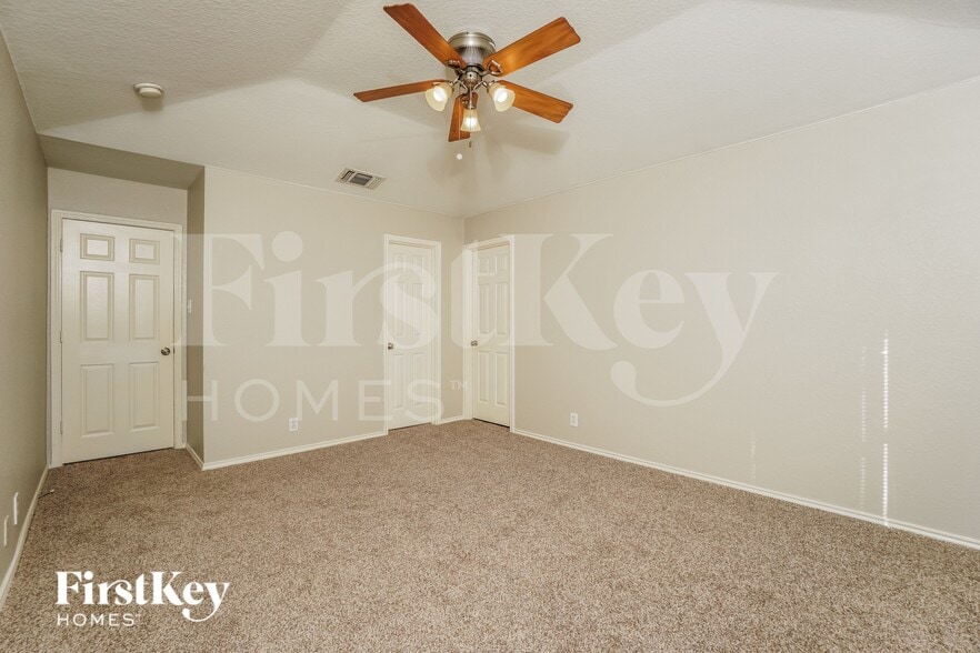 Building Photo - 6911 Autumn View