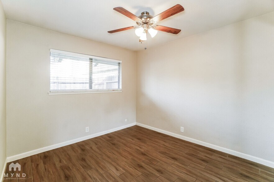 Building Photo - 2336 Villanova Cir