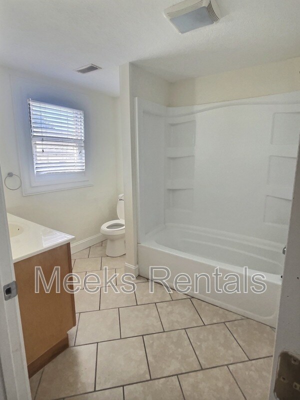 Building Photo - 414 W 9th Ave