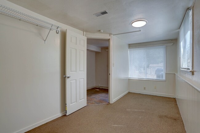 Building Photo - 1902 Washington Ave