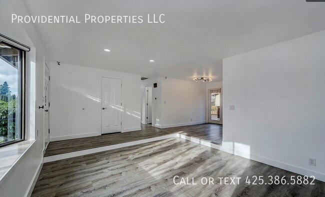 Building Photo - 10932 NE 60th St