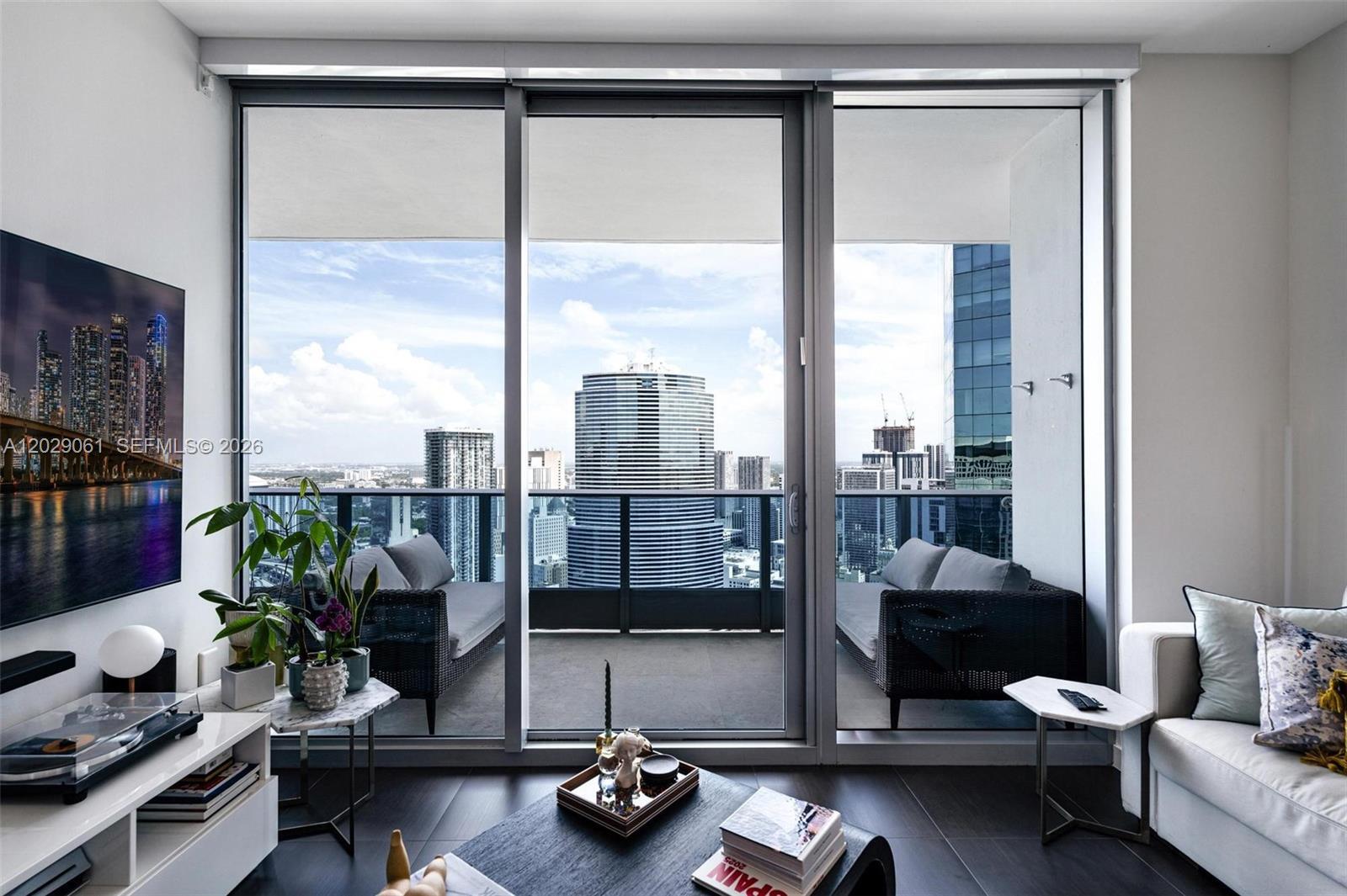 Building Photo - 200 Biscayne Boulevard Way