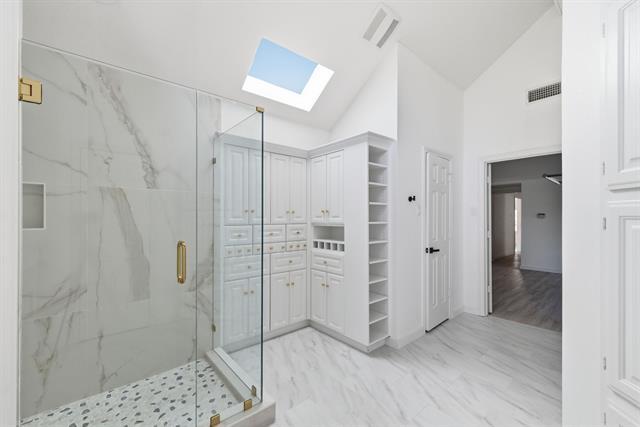 Building Photo - 18516 Featherwood Dr