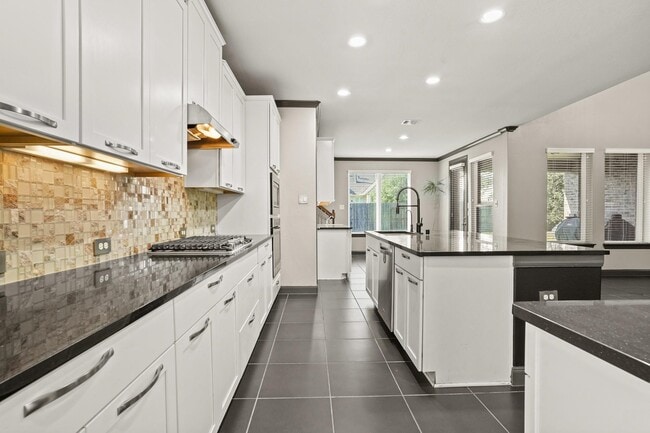 Building Photo - 14105 N Lake Branch Ln