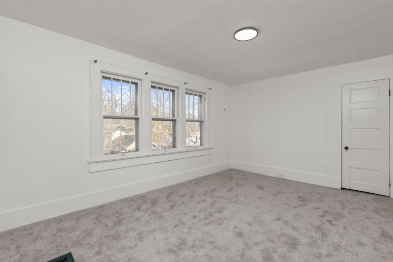 Building Photo - 151 N Clay Ave