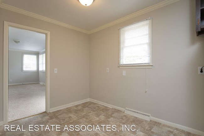 Building Photo - 3 br, 1 bath House - 1122 Fiske Street