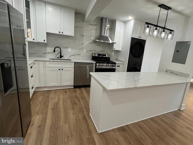 Building Photo - 3701 S George Mason Dr