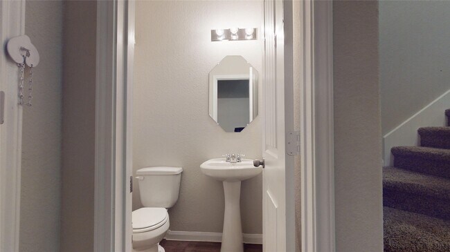 Building Photo - 3535 Cannon Dr