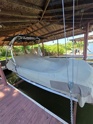 Building Photo - 1425 E Seneca Ct