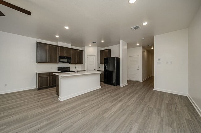 Building Photo - 8433 Adelaide Dr