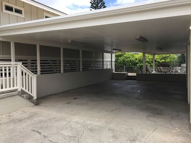 Building Photo - Charming Island Retreat – 3BR/2BA Home A B...