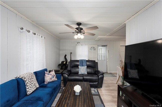 Building Photo - 299 Oscawana Lake Rd