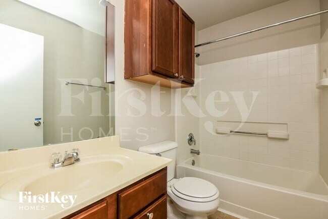 Building Photo - 10840 Devontree Dr