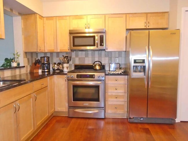 Building Photo - 2547 Meade Ct